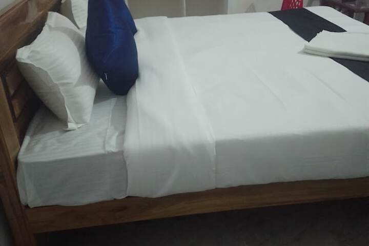 Room 8 of 13