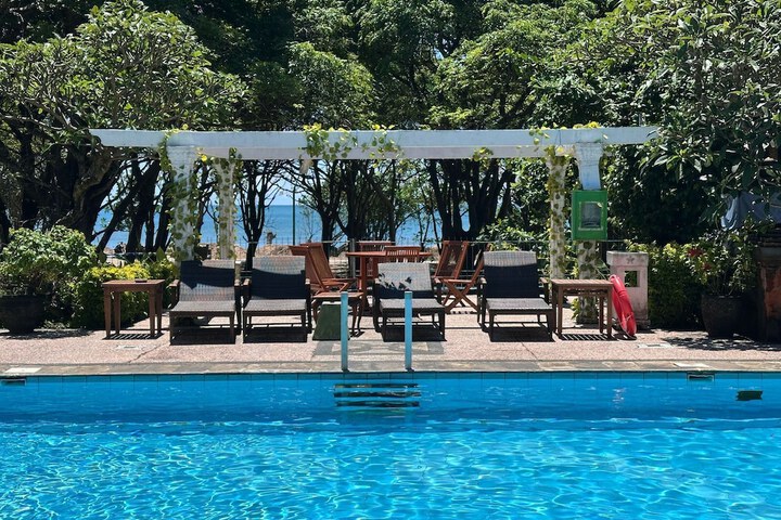 Pool Hotel