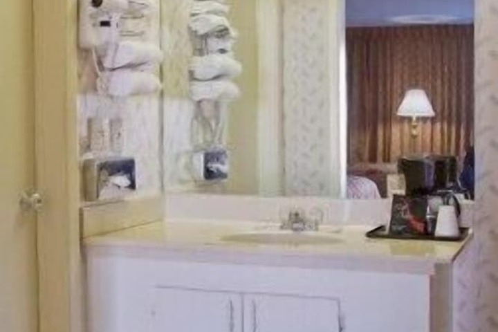 Bathroom sink