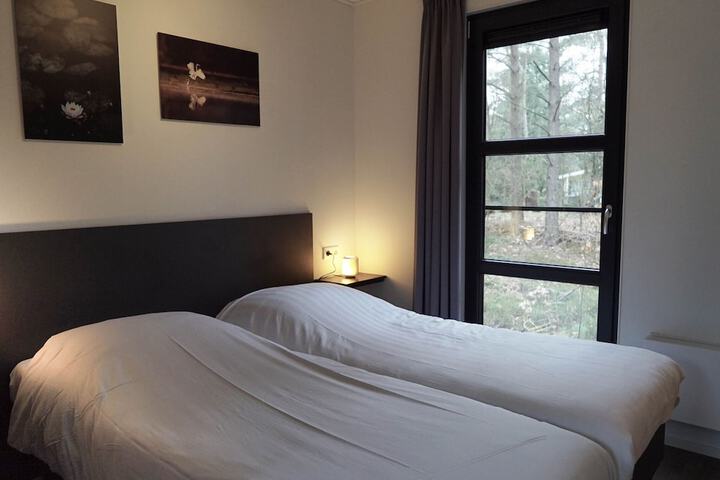 Room 2 of 36