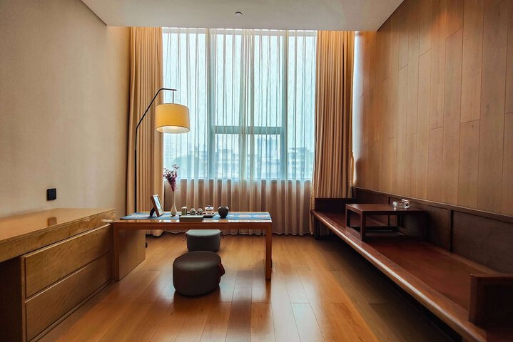 Room 34 of 162