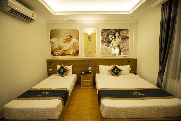 Room 7 of 38