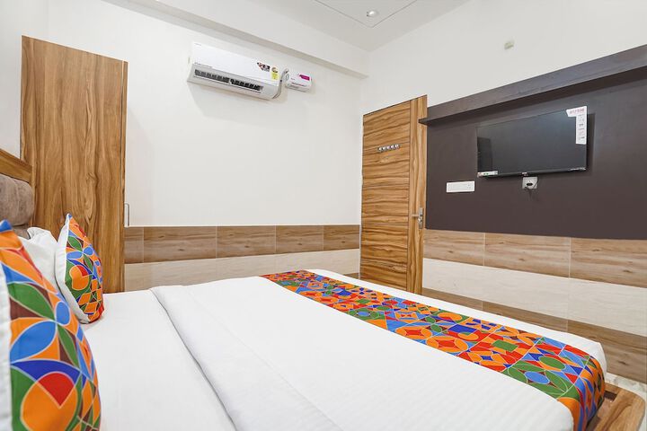 Room 15 of 25