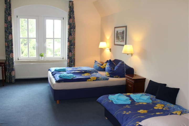 Room 2 of 30