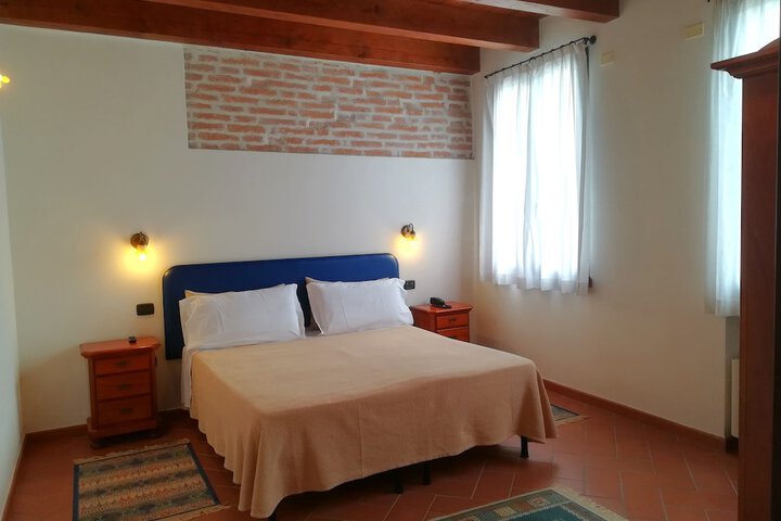 Room 5 of 31