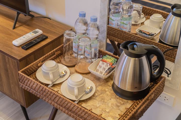 Breakfast/Coffee Service 32 of 82