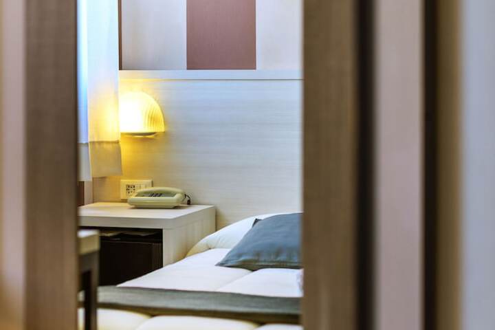 Room 26 of 87