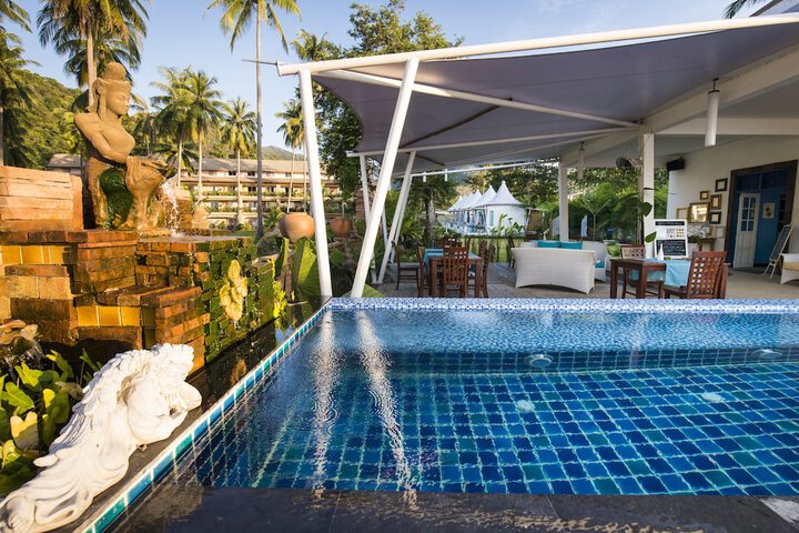 Hotel Pool