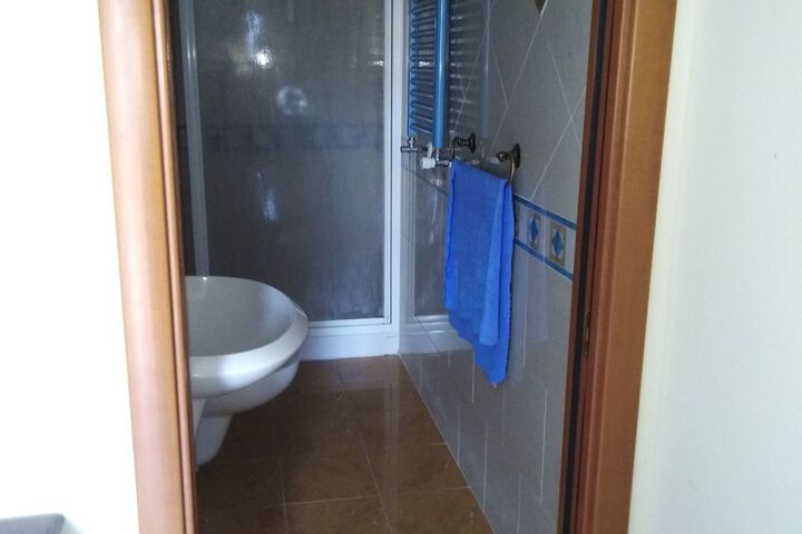 Room 5 of 15