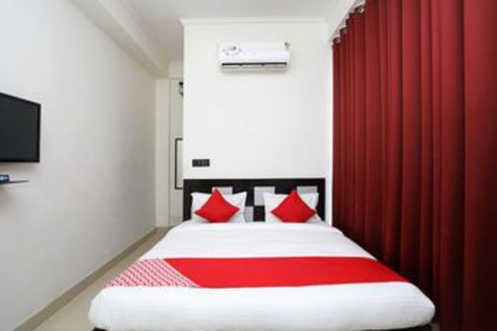 Room 11 of 20