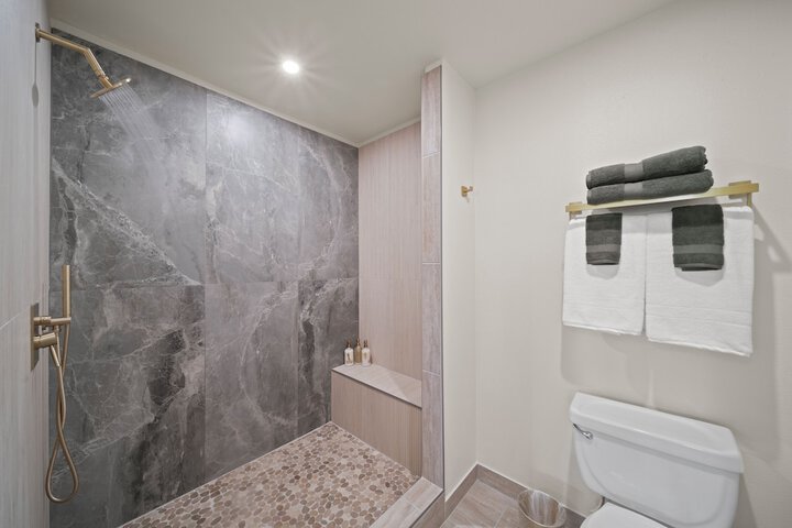 Room 14 of 23