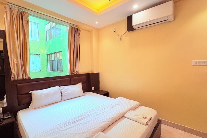 Room 8 of 77