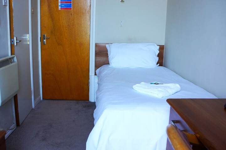 Room 102 of 162