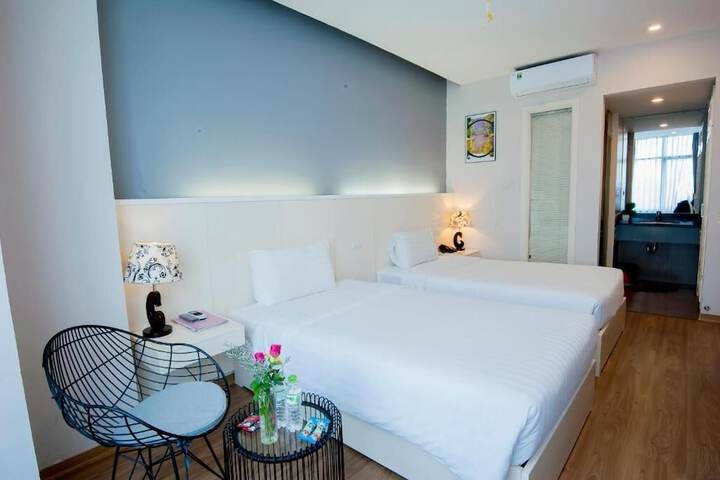 Room 3 of 32