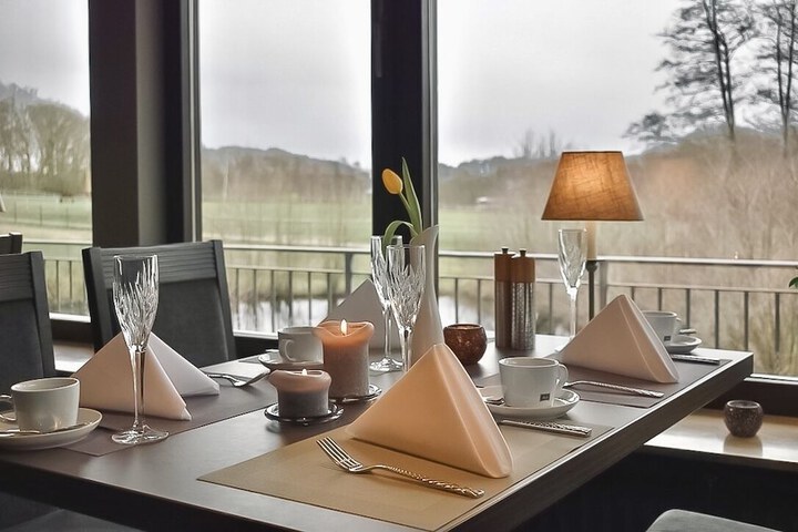 Dining 45 of 63