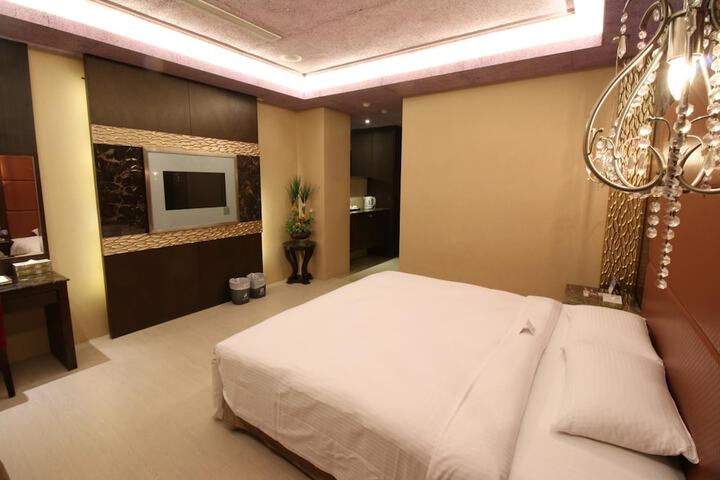Room 28 of 51