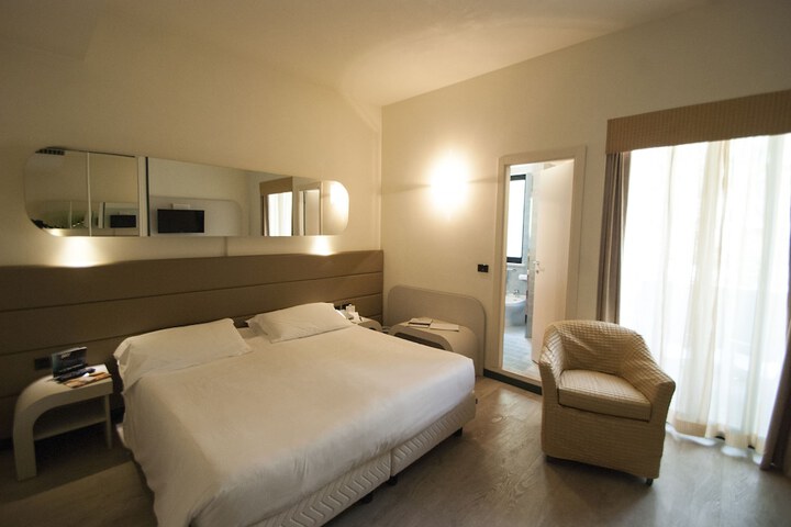 Room 17 of 50