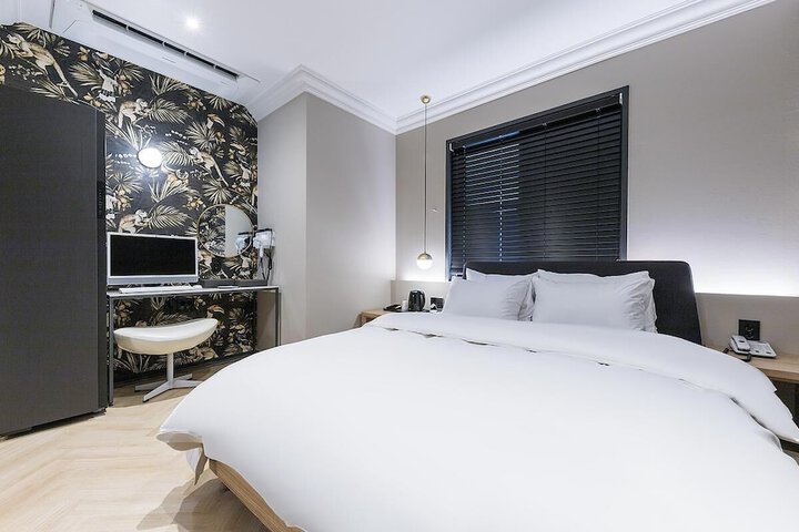 Room 8 of 72