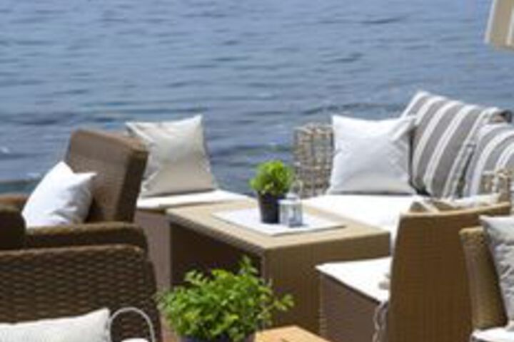 Executive Lounge