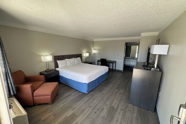 Room 2 of 23