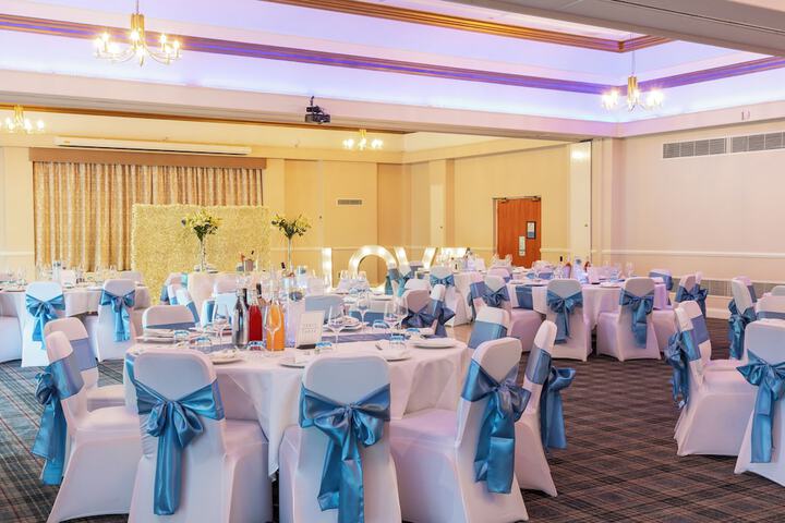 Ballroom/Hall 58 of 78