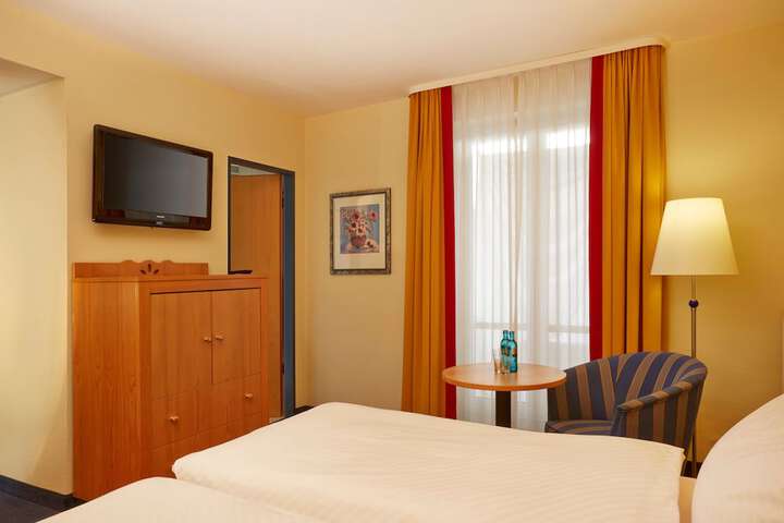 Room 42 of 91