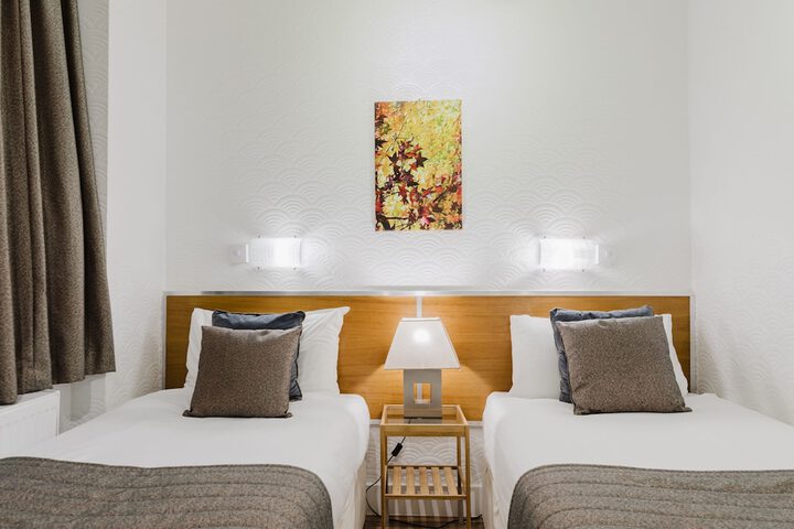 Room 49 of 107