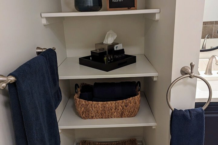Room 27 of 34