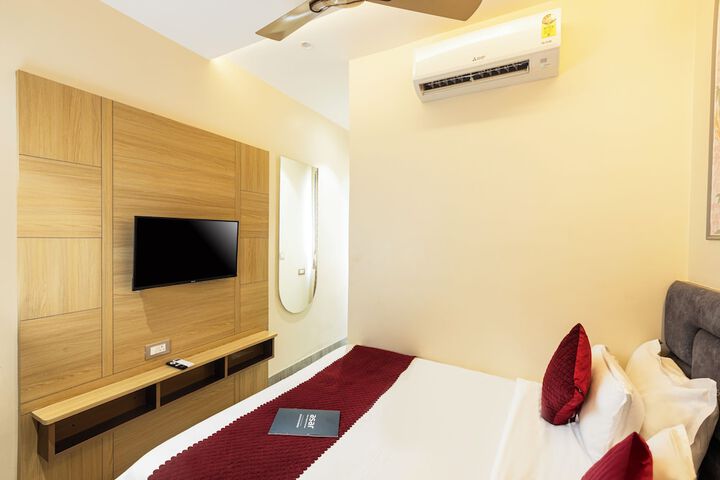 Room 5 of 42