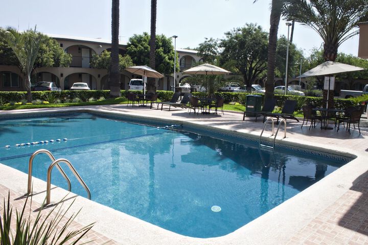 Pool 25 of 46