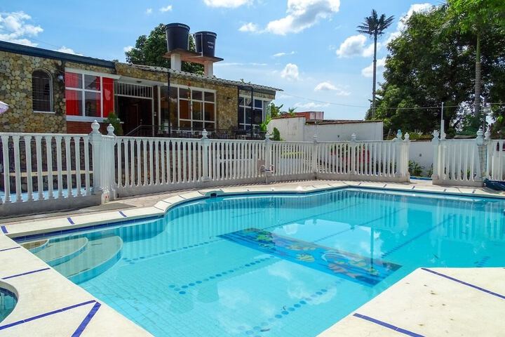 Pool 21 of 27