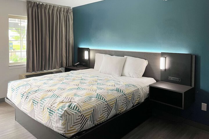 Room 14 of 26