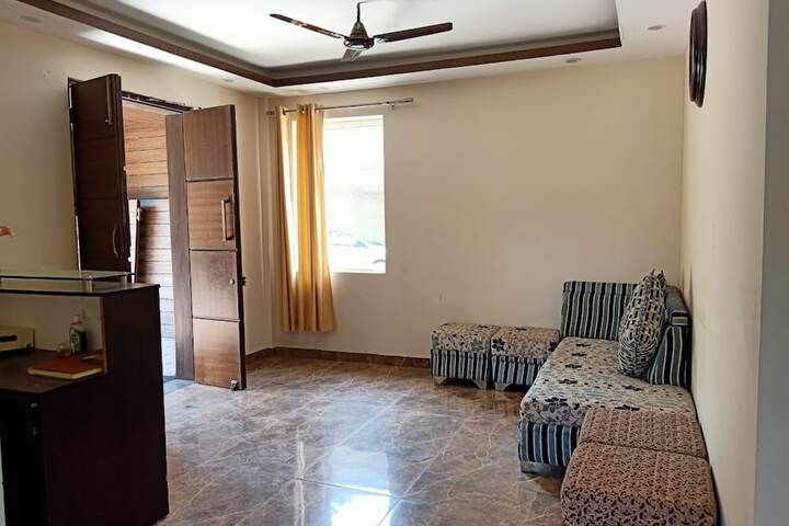 Room 10 of 20