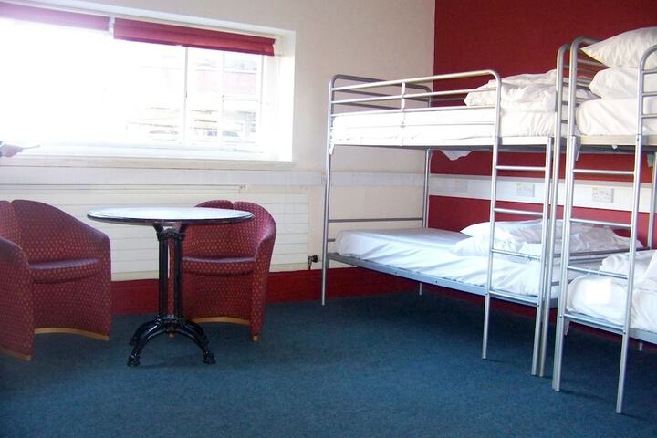 Room 9 of 38