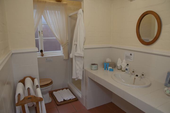 Room 2 of 57