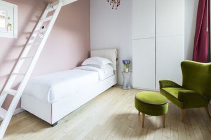 Room 45 of 121