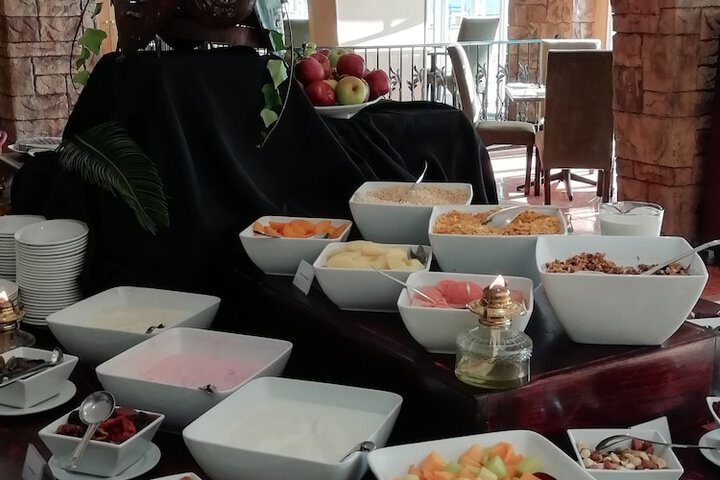 Dining 46 of 65