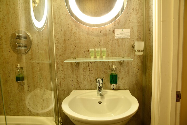 Room 45 of 73