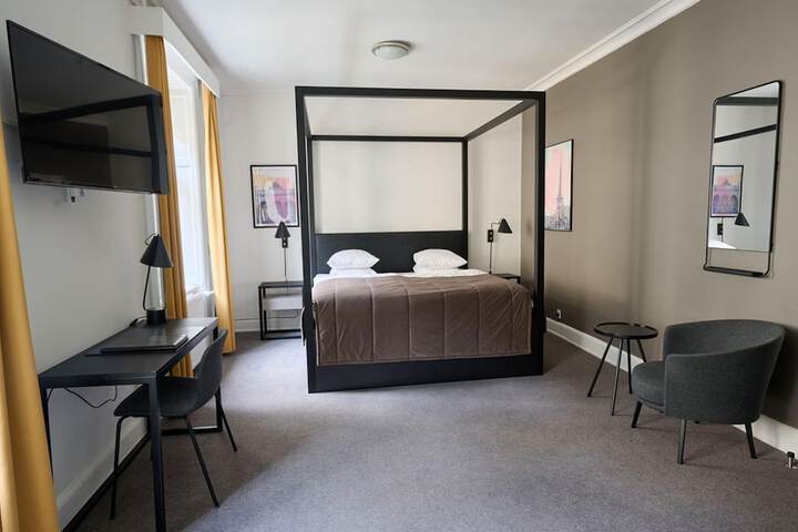 Room 55 of 127