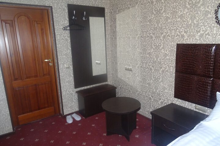 Room 25 of 39