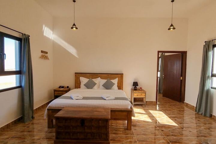 Room 5 of 14