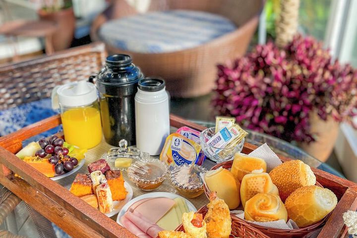 Breakfast/Coffee Service 20 of 25