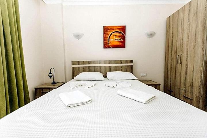 Room 21 of 27