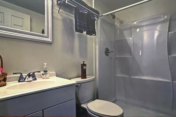 Room 82 of 128
