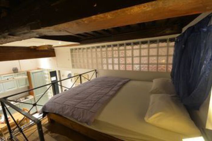 Room 12 of 23
