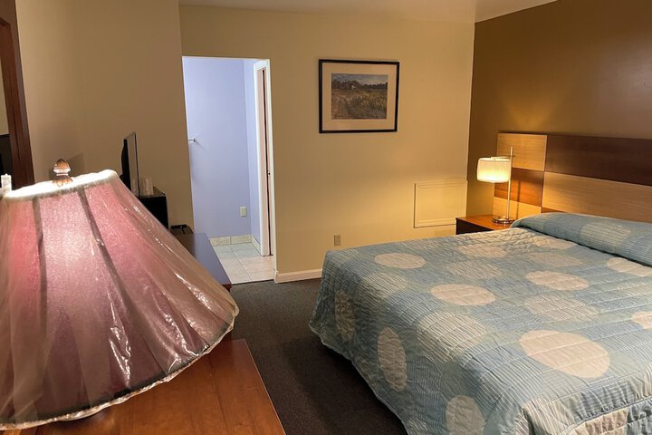 Room 9 of 17
