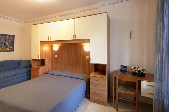 Room 14 of 87