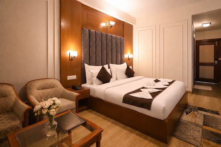 Room 6 of 97