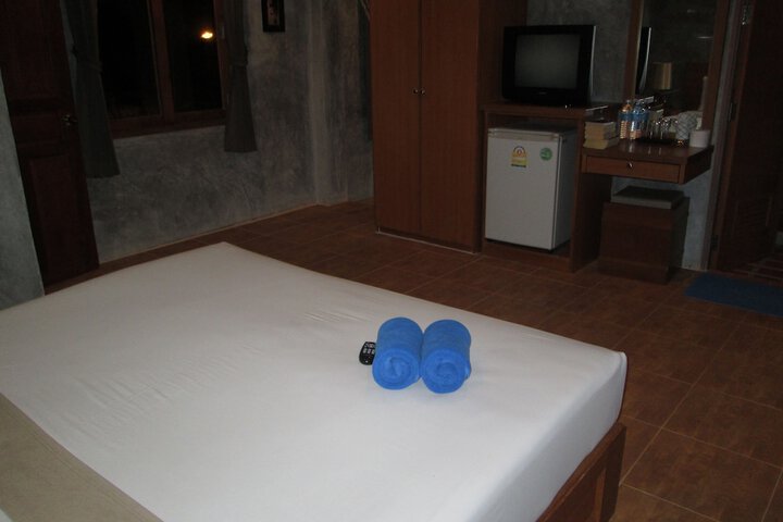 Room 4 of 66