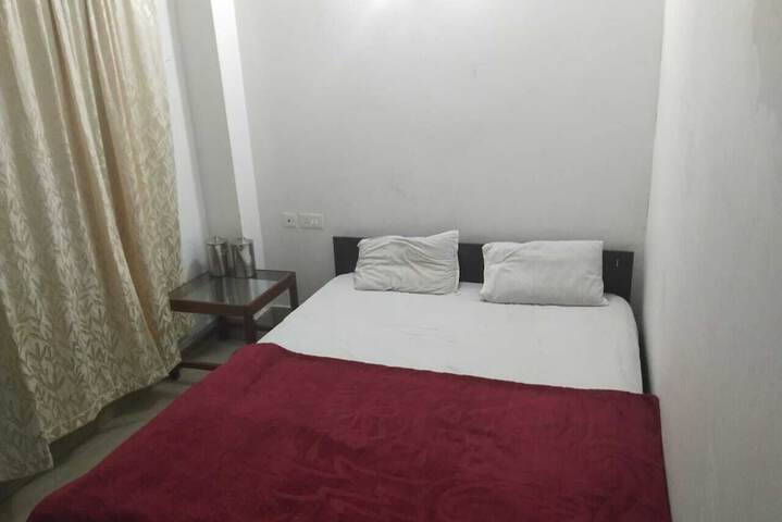 Room 9 of 29